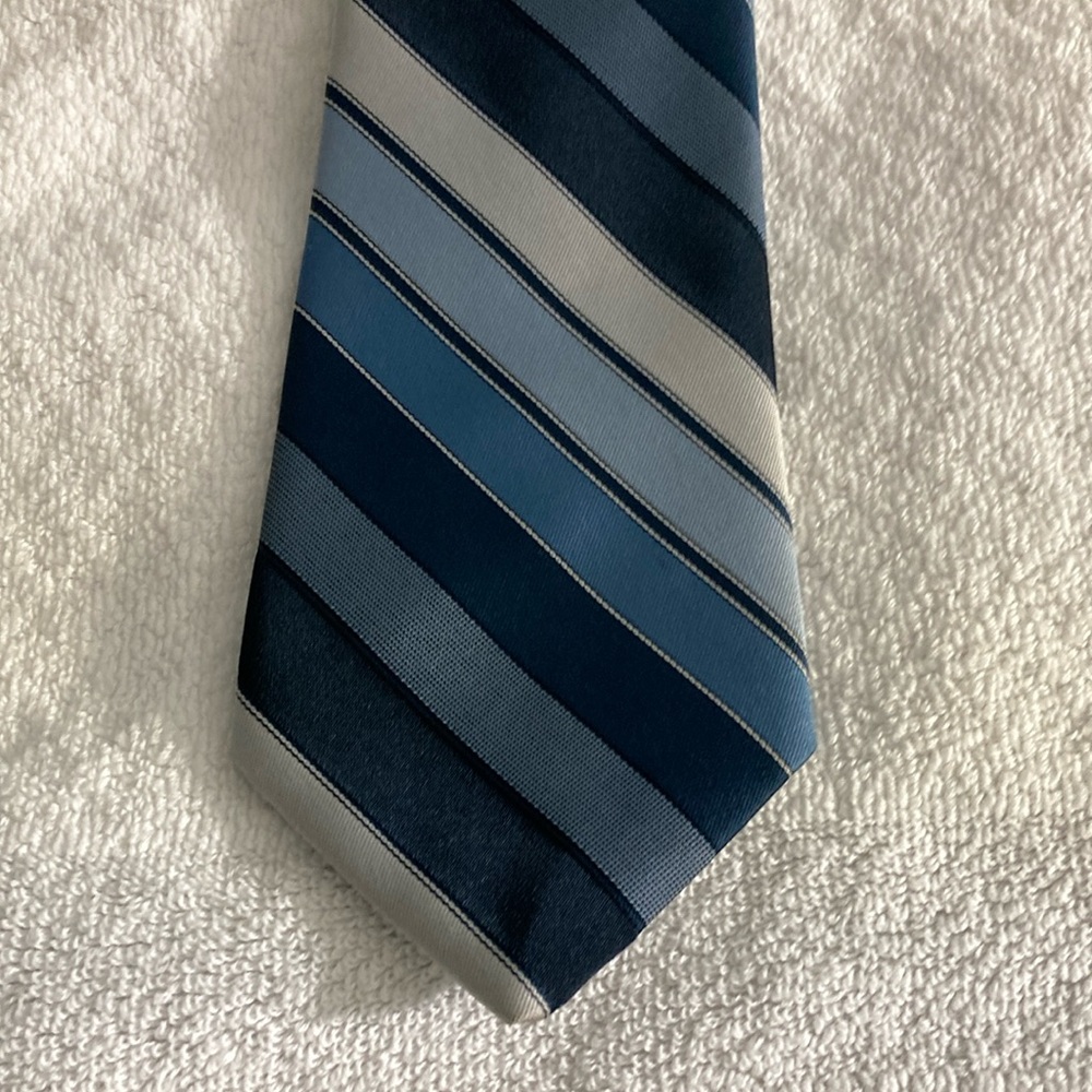 Elegant Blue and Gray Silk Striped Tie